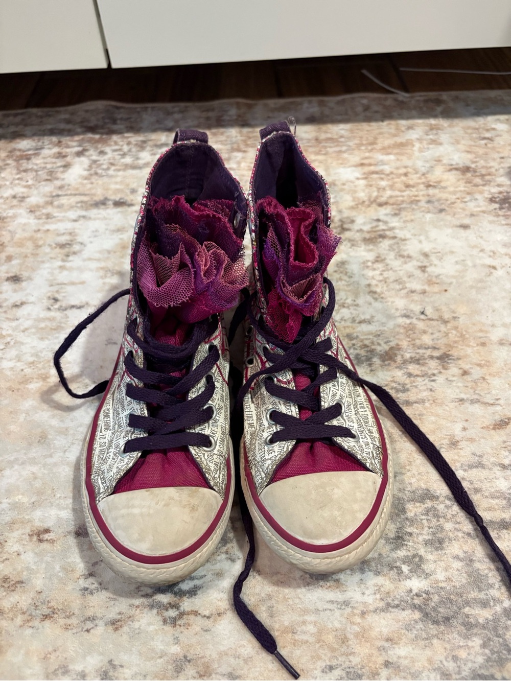 Girls vintage High-Top Floral Ruffle converse Sneakers in Purple and Magenta - Picture 1 of 5